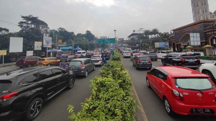 Jalur Puncak, Bogor pagi ini, Sabtu (26/3/2022).