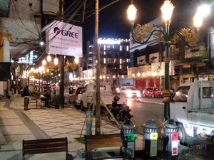 Di Balik Gemerlap Lampu Kayoetangan Heritage Malang