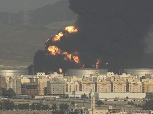 Penampakan Kilang Minyak di Jeddah Diserang Houthi!