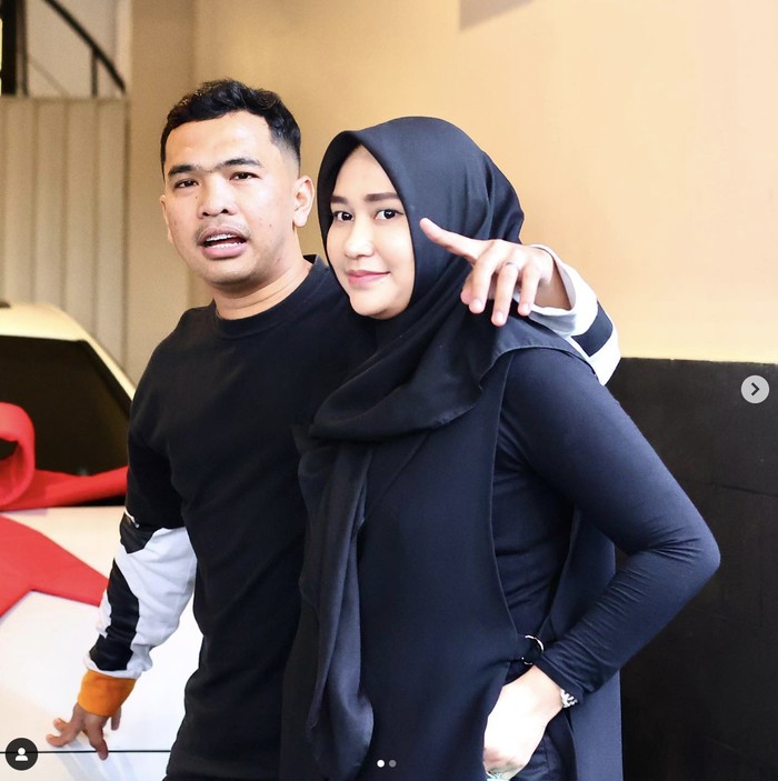 Keseruan Putra Siregar Saat Makan Bareng Atta-Aurel hingga Ria Ricis Keseruan Putra Siregar Saat Makan Bareng Atta-Aurel hingga Ria Ricis