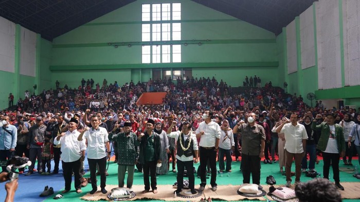 Koalisi Masyarakat Priangan Timur Dukung Cak Imin Maju Capres 2024 Sebanyak 5.000 orang dari Koalisi Masyarakat Sipil yang terdiri dari Serikat Petani Pasundan (SPP), nelayan, komunitas kreatif, dan buruh di Priangan Timur mendeklarasikan dukungan pada Ketum PKB Abdul Muhaimin Iskandar untuk maju dalam Pilpres 2024.