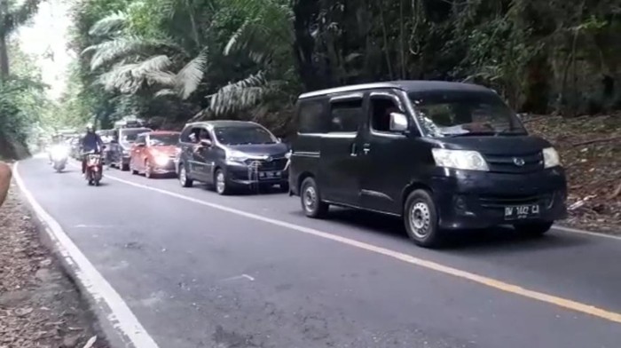 Kondisi kemacetan di ruas jalan nasional Maros-Bone