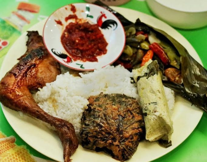 Kuliner Pasar Cihapit, Bandung yang Terkenal Enak