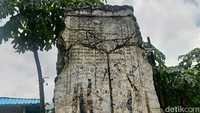 Kini, Dusun Legetang tinggal nama, dikenang dengan sebuah tugu beton setinggi 10 meter. Tugu yang berdiri tegak di tengah ladang kentang milik warga itu sebagai penanda pernah terjadi bencana yang luar biasa.