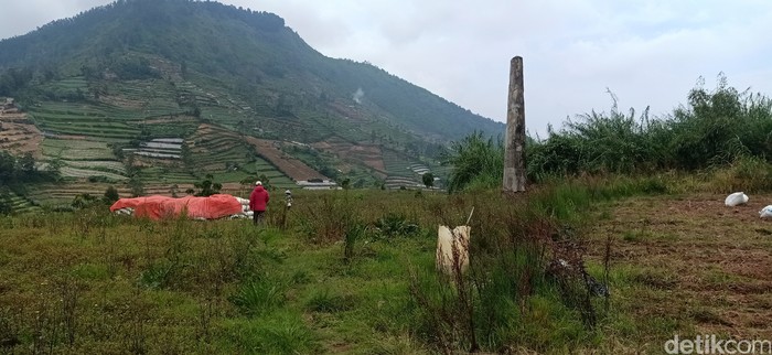 Legetang, Kisah Dusun di Dieng yang Hilang dalam Semalam Legetang adalah sebuah dusun yang bersama ratusan warganya 'hilang' dalam semalam, 67 tahun silam. Ini kisah pilu tentang Dusun Legetang di dataran tinggi Dieng, Jawa Tengah.