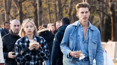 Viral Foto Lisa Blackpink Jalan-jalan Santai Bareng Austin Butler di Paris