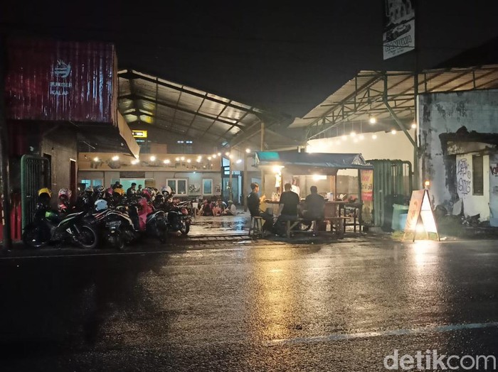 Malam Mingguan PPKM Level 1 di Surabaya