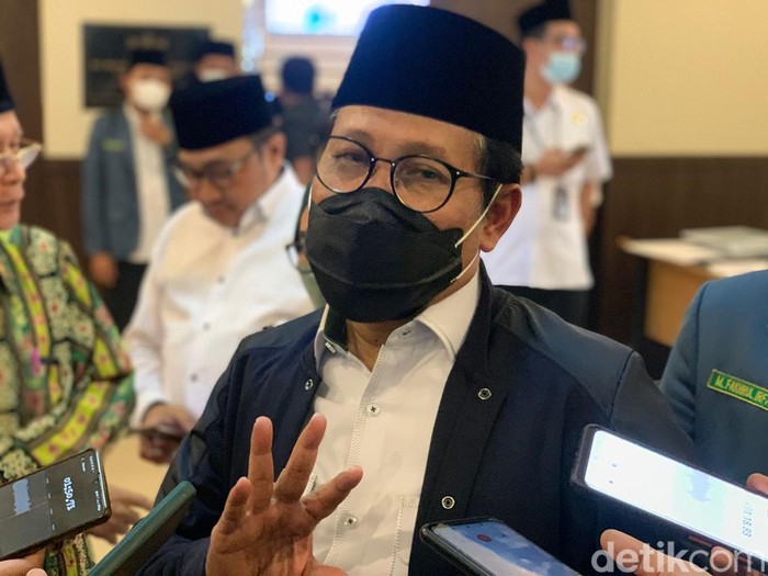 Mendes PDTT Halim Iskandar di kantor PWNU Jatim