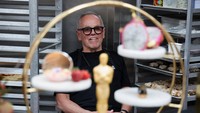 Chef Wolfgang Puck adalah sosok di balik deretan hidangan mewah nan lezat yang menjadi jamuan untuk selebritis dunia dalam acara Academy Awards atau Piala Oscar ke-94, (24/3/2022).