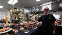 Chef Wolfgang Puck mengungkap menu makanan yang bakal disajikan pada malam Governors Ball atau pesta yang diadakan setelah ajang penghargaan Academy Awards atau Piala Oscar tahun ini yang digelar di Dolby Theater, Hollywood, California.