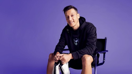 Mesut Oezil bikin brand streetwear kolaborasi dengan Concave ID