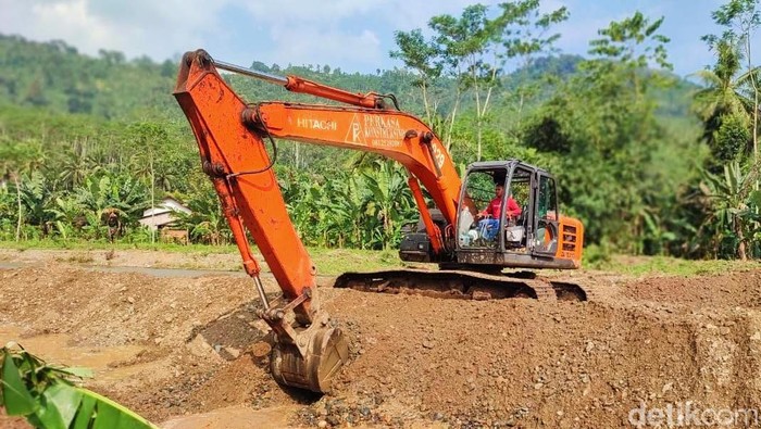 Normalisasi Sungai untuk antisipasi banjir pesanggaran banyuwangi
