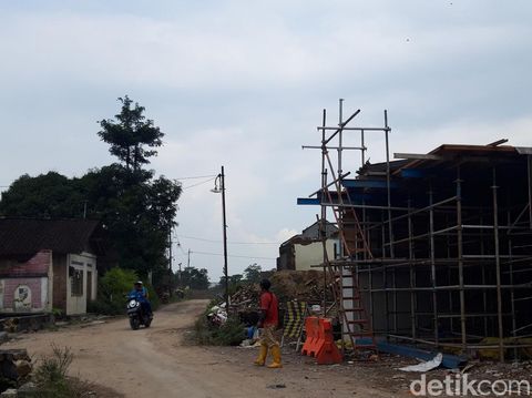 Warga Dukuh Klinggen, Desa Guwokajen, Kecamatan Sawit, menggelar acara perpisahan karena terdampak jalan tol Yogya-Solo.
