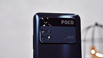 Ada tiga kamera di pasang di bagian belakang. Ukurannya 64 MP bersanding dengan ultra-wide 8 MP dan makro 2 MP. Foto: Adi Fida Rahman/detikINET