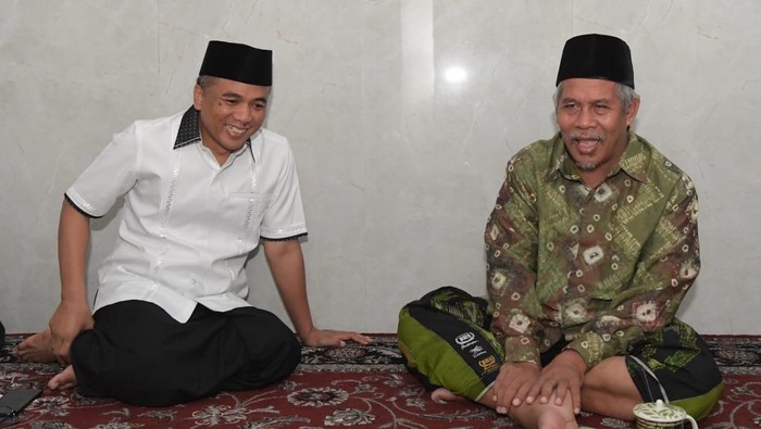Sekjen DPP PPP Arwani Thomafi bersama Pengasuh Pondok Pesantren Sabilurrosyad KH Marzuki Mustamar.