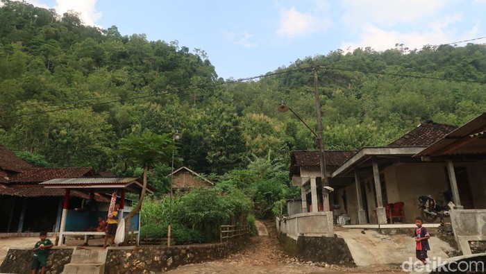 Suasana di Dusun Wotawati, Kalurahan Pucung, Kapanewon Girisubo, Kabupaten Gunungkidul, Kamis (24/3/2022) sore.