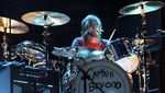 Kenangan Potret Majestic Taylor Hawkins Saat Manggung