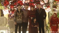  Beberapa minggu setelahnya mereka pun mengadakan syukuran pernikahannya tersebut di Jakarta. Noel/detikcom