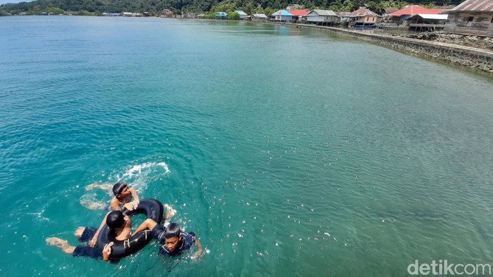 BMKG mengimbau warga di Kendari, Sultra dan sekitarnya tetap mewaspadai potensi gempa susulan.