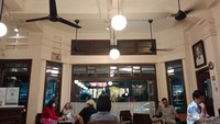 Bakoel Koffie, warung kopi legendaris di Kawasan Cikini
