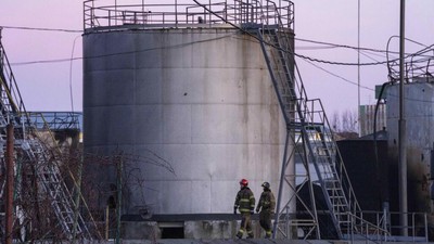 Diserang Roket Rusia, Begini Kondisi Fasilitas Minyak di Ukraina