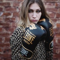 Perjalanannya membantu Ukraina melawan Rusia disebut sedang difilmkan sebagai dokumenter mini untuk sebuah program berita. Sumber mengatakan jika Giulia tidak berniat untuk berhenti berjuang meski ia pernah punya masa lalu yang tidak menyenangkan.Foto: Instagram @giuliajschiff