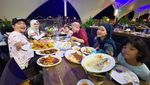 Momen Hangat Indra Bekti yang Selalu Makan Bersama Keluarga