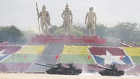 Mengutip AP, kehadiran tank-tank tempur itu dalam rangka memperingati Hari Angkatan Bersenjata Myanmar ke-77.
