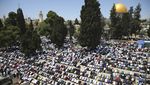 Jelang Ramadan, Warga Palestina Bersihkan Kompleks Al-Aqsa