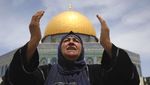 Jelang Ramadan, Warga Palestina Bersihkan Kompleks Al-Aqsa