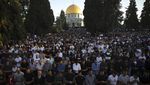 Jelang Ramadan, Warga Palestina Bersihkan Kompleks Al-Aqsa