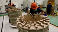 Beginilah aktivitas pekerja di pabrik milik PT Elsewedy Electric Indonesia (EEI) yang berada di Cileungsi, Jawa Barat.