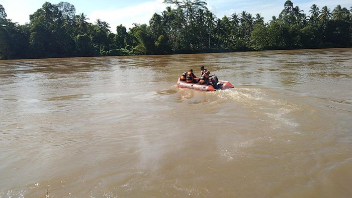 Pencarian seorang tukang kayu seso yang hilang di Sungai Lasolo, Konawe Utara dihentikan setelah 7 hari pencarian.