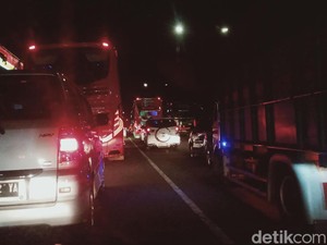 Lalu Lintas Jalur Jogja-Solo hingga Klaten Kota Padat Merayap Malam Ini