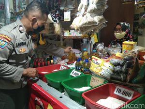 Polisi di Surabaya Cek Harga dan Stok Bahan Pokok Jelang Ramadhan