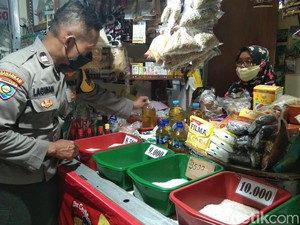 Polisi di Surabaya Cek Harga dan Stok Bahan Pokok Jelang Ramadhan
