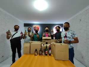 Polisi Sita 114 Botol Miras di Samarinda, Mayoritas Pembeli di Bawah Umur