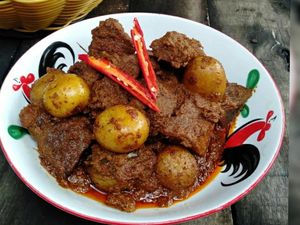 Resep Pembaca: Resep Rendang Daging dan Kentang yang Pekat Bumbunya