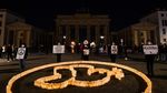 Saat Monumen Dunia Gelap Gulita di Peringatan Earth Hour 2022