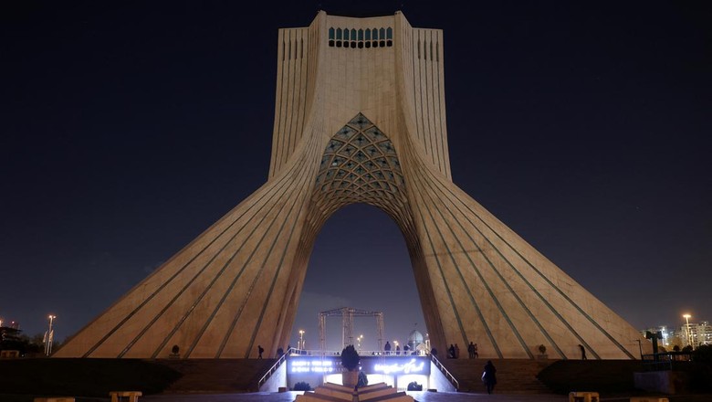 Saat Monumen Dunia Gelap Gulita di Peringatan Earth Hour 2022 Earth Hour 2022 diperingati pada tanggal 26 Maret. Dalam peringatan itu, sejumlah monumen dunia berubah menjadi gelap gulita untuk sesaat. Ini penampakannya.