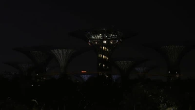 Saat Monumen Dunia Gelap Gulita di Peringatan Earth Hour 2022