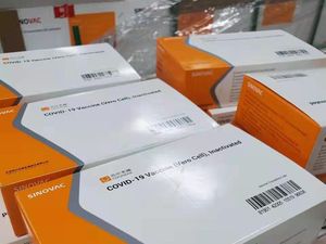 Kemenkes Bolehkan Vaksin Sinovac Jadi Pilihan Booster Halal