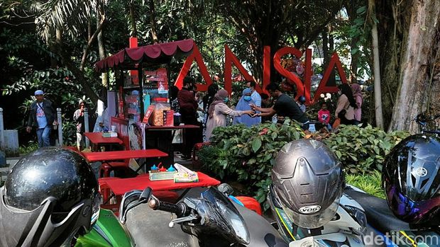 Suasana di Taman Lansia.