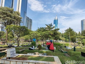 Mengintip TPU Karet Bivak yang Ramai Dikunjungi Peziarah