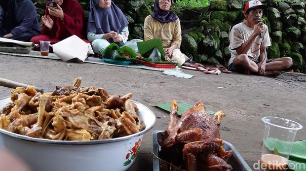 Tradisi Dhawuhan Kali di Suruh, Semarang (27/3/2022)