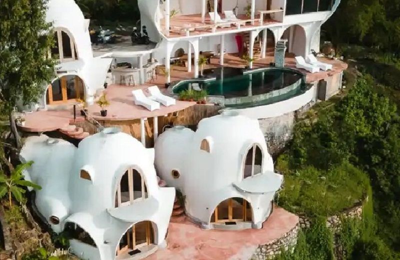 10 Hotel dengan Gaya Arsitektur Terunik di Indonesia
