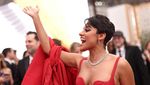 Senyum Bahagia Ariana DeBose Dapatkan Oscar Pertama