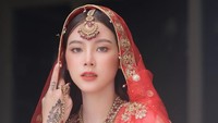 Dalam serial itu, Baifern memerankan karakter bernama Nuannueakaew. (Foto: dok. Instagram @baifernbah)  