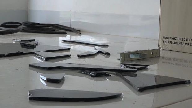 Bupati Toraja Utara Yohanis Bassang rusak pintu kaca heboh di media sosial (Dok. Istimewa)