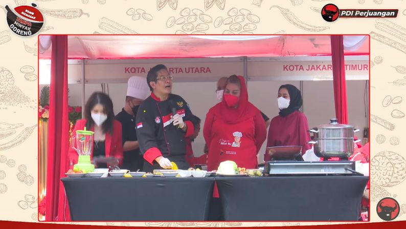 Demo Masak Megawati Soekarnoputri Tanpa Minyak Goreng